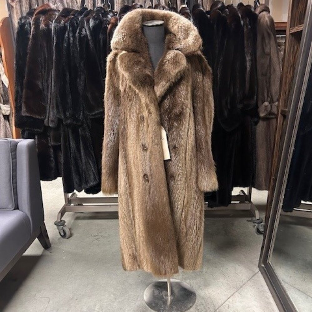 BLONDE LONG BEAVER - NOTCHCOLLAR & STRAIGHT SLEEVE - WAS 5K - NOW $995 - SIZE M